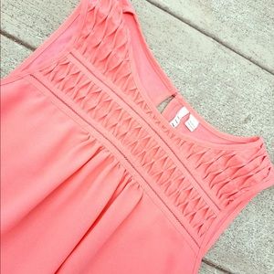 2/$10! Elle sleeveless coral blouse